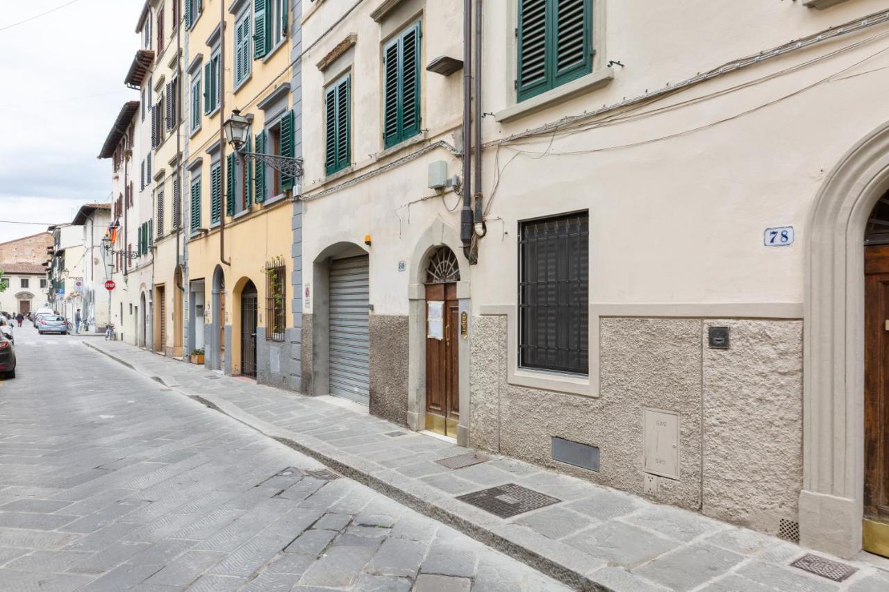 Oltrarno Bright Apartment Con Patio Privato Florence Luaran gambar